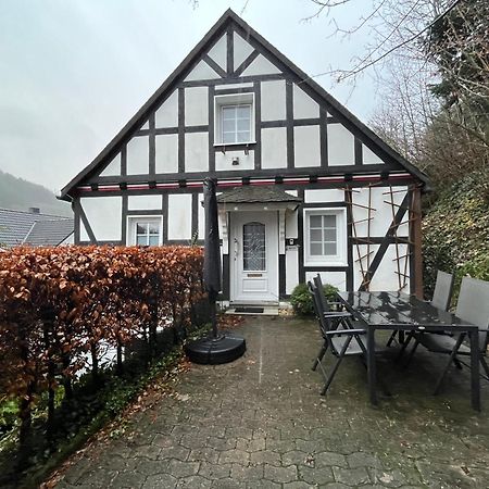 DAS Schmallenberger Ferienhaus - komfortabel - urig - traumhafte Lage Exterior foto