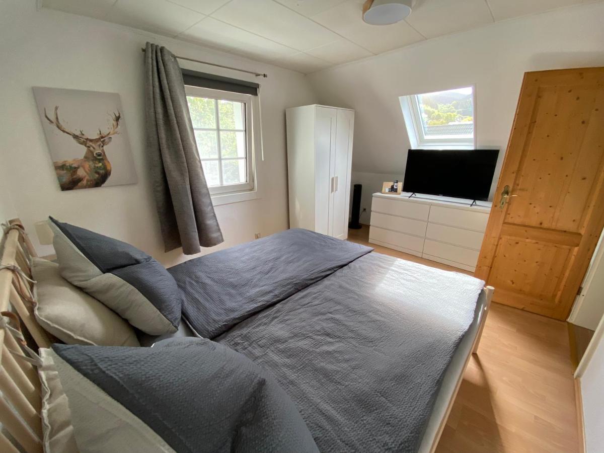 DAS Schmallenberger Ferienhaus - komfortabel - urig - traumhafte Lage Exterior foto